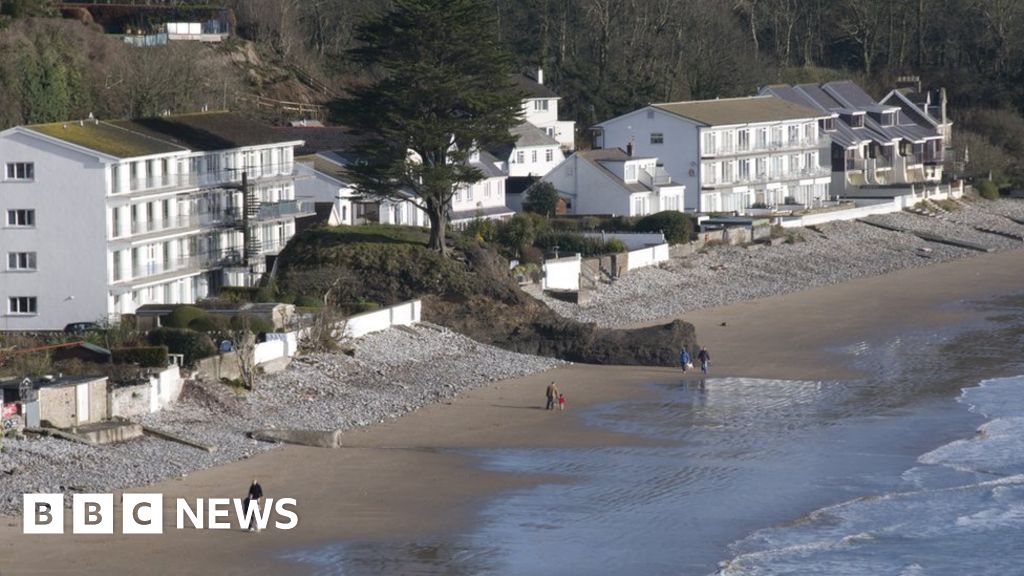 Saundersfoot beach bought by group of five BBC News