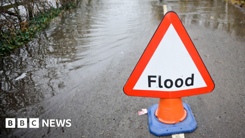 Motorists warned of flooding on Derbyshire roads