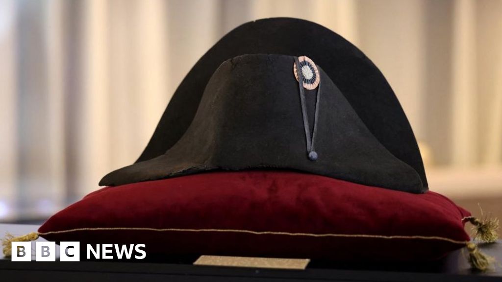 Napoleon Bonaparte’s hat sold for 1.9 million euros at auction in Paris