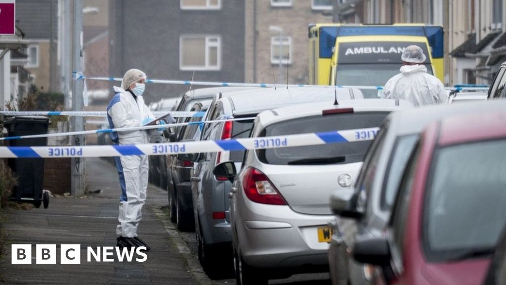 Swindon Police Shooting Man Dies After Street Row