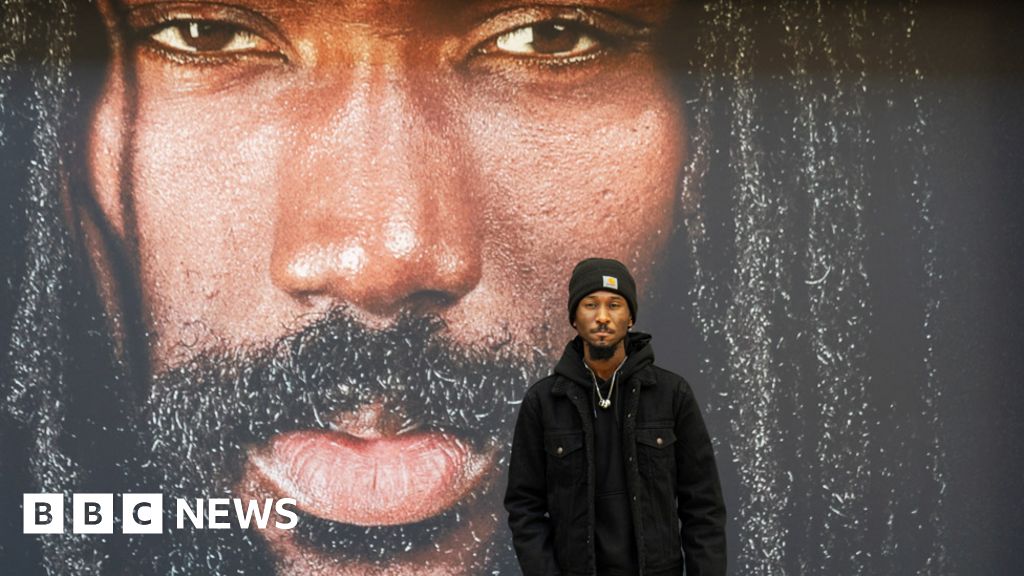 Photographer exhibits at shopping centre where he was falsely accused