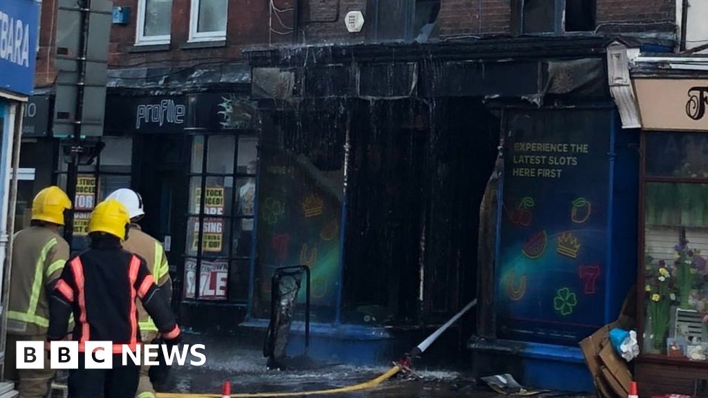 Wisbech fire destroys town centre gaming business - BBC News