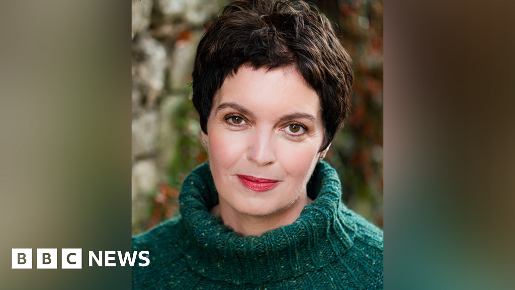 Gloucestershire school transport costs 'ludicrous', says mum BBC News