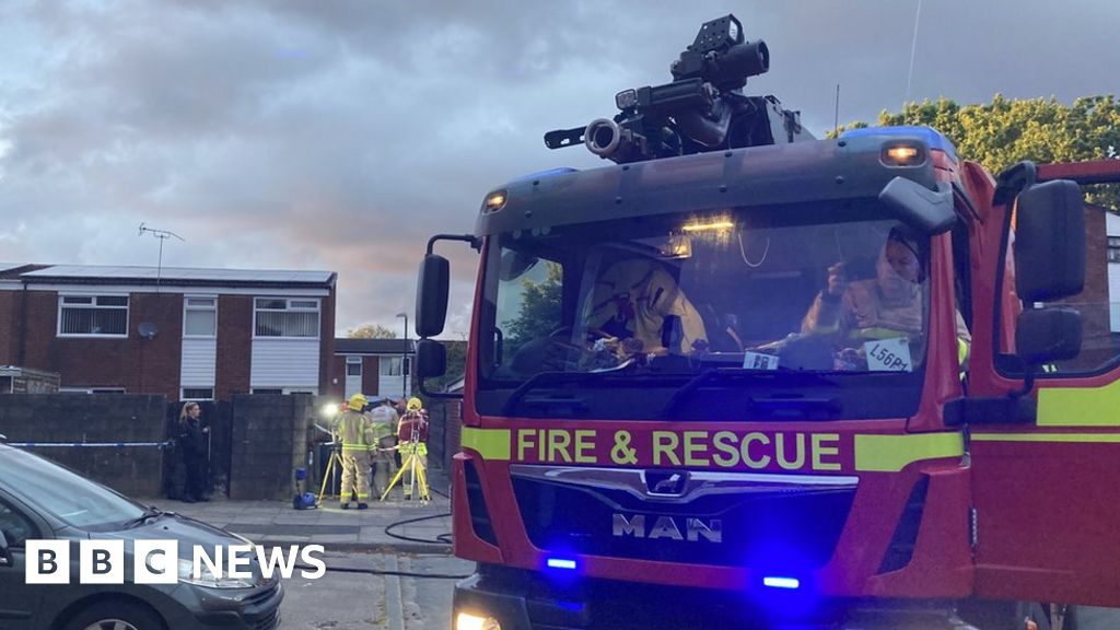 Skelmersdale: Five hurt in suspected explosion at block of flats
