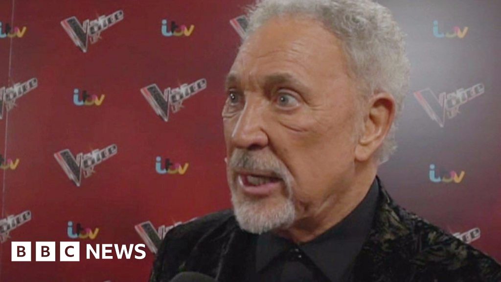 sir-tom-jones-encounter-made-me-feel-terrible-bbc-news