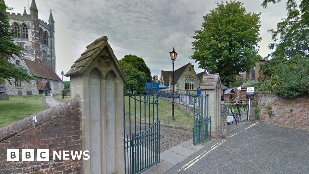 Campaign to save Farnham infant school BBC News