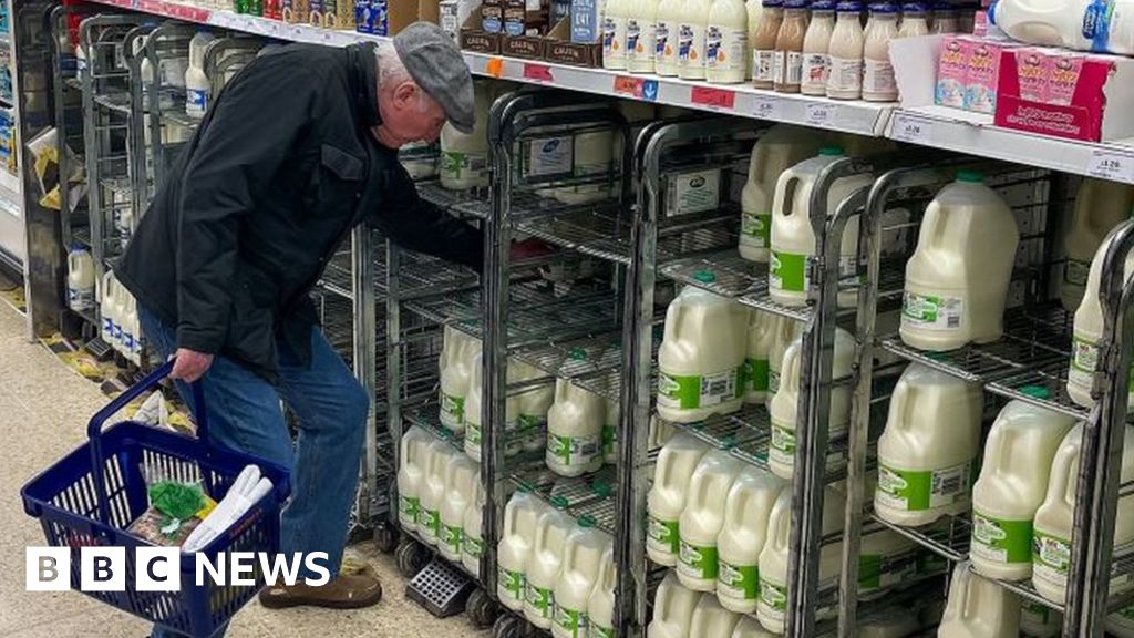 Sainsbury's follows Tesco in cutting milk prices