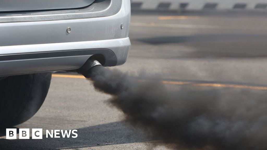 Edinburgh could 'ban vehicles' in Low Emission Zone - BBC News