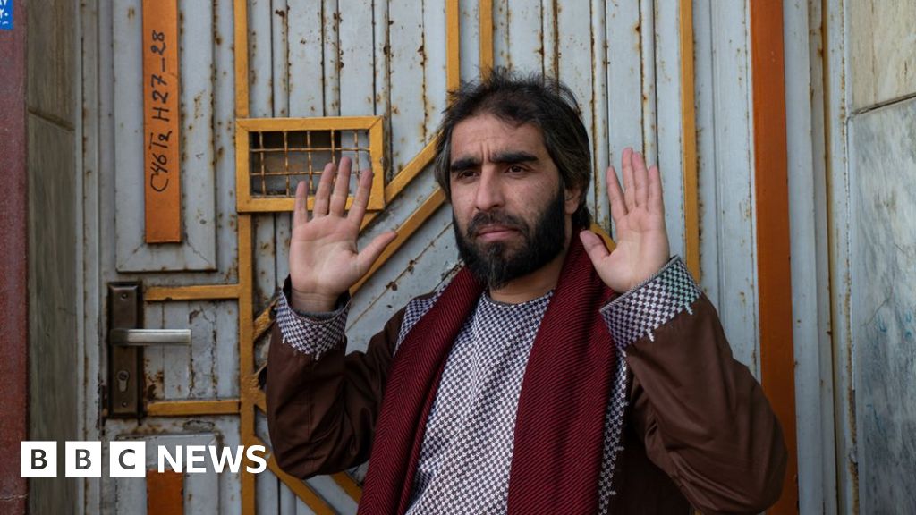Ismail Mashal: Taliban arrests Afghan professor who backed girls' education
