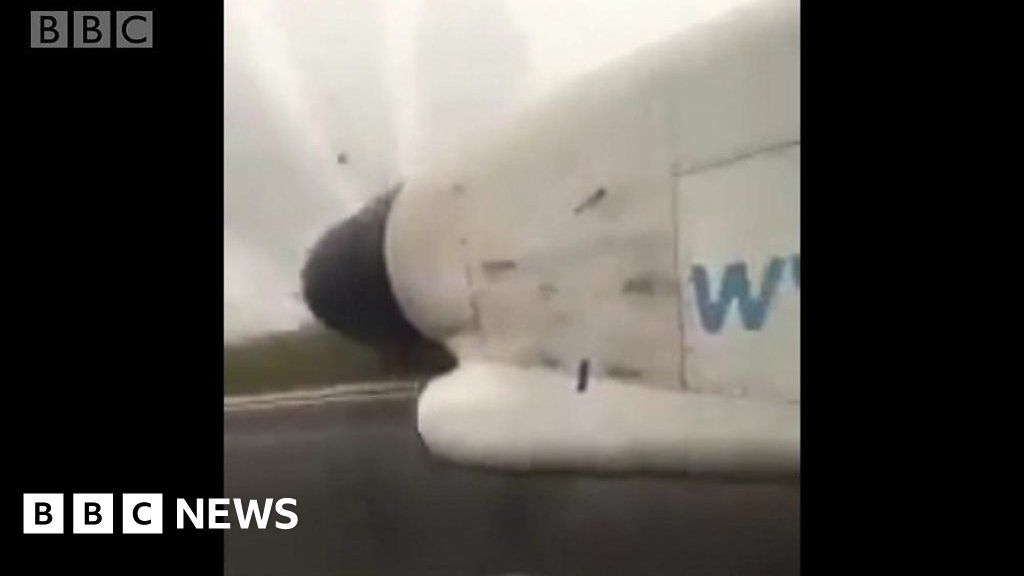 Plane's landing gear fails on landing at Amsterdam BBC News