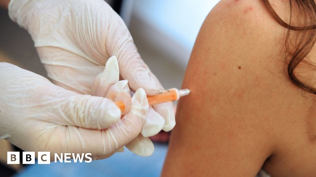 Chickenpox jab offered on the High Street