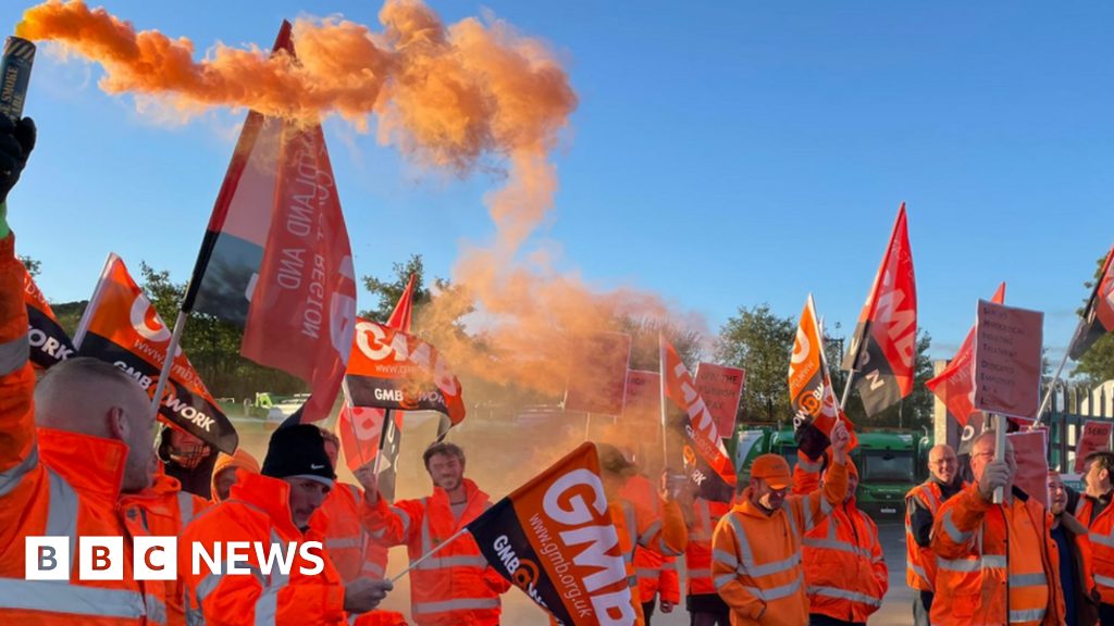 derbyshire-dales-bin-workers-stinky-summer-strike-called-off-bbc-news