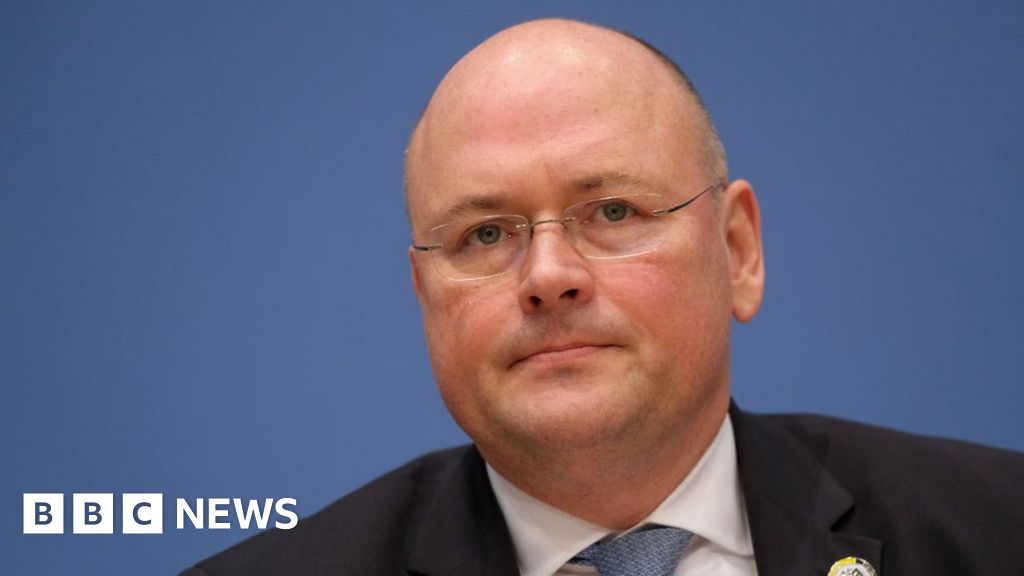 Germany fires cybersecurity chief 'over Russia ties'