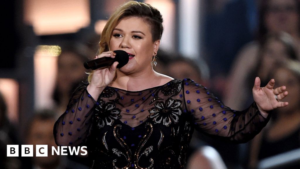 Kelly Clarkson When I Was Skinny I Considered Suicide