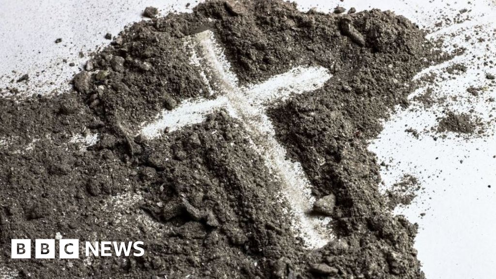 Ceremonial ashes burn 73 Redditch pupils at Mass - BBC News