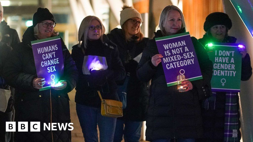 People aged 16 and 17 to be allowed to change gender