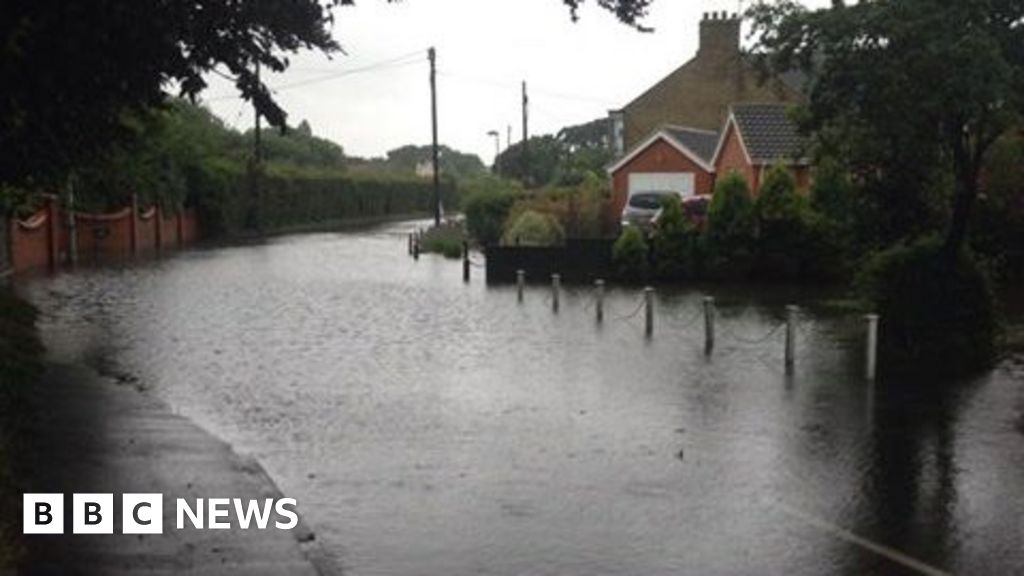 Suffolk Homes And Roads Flooded In 24-hour Deluge - BBC News