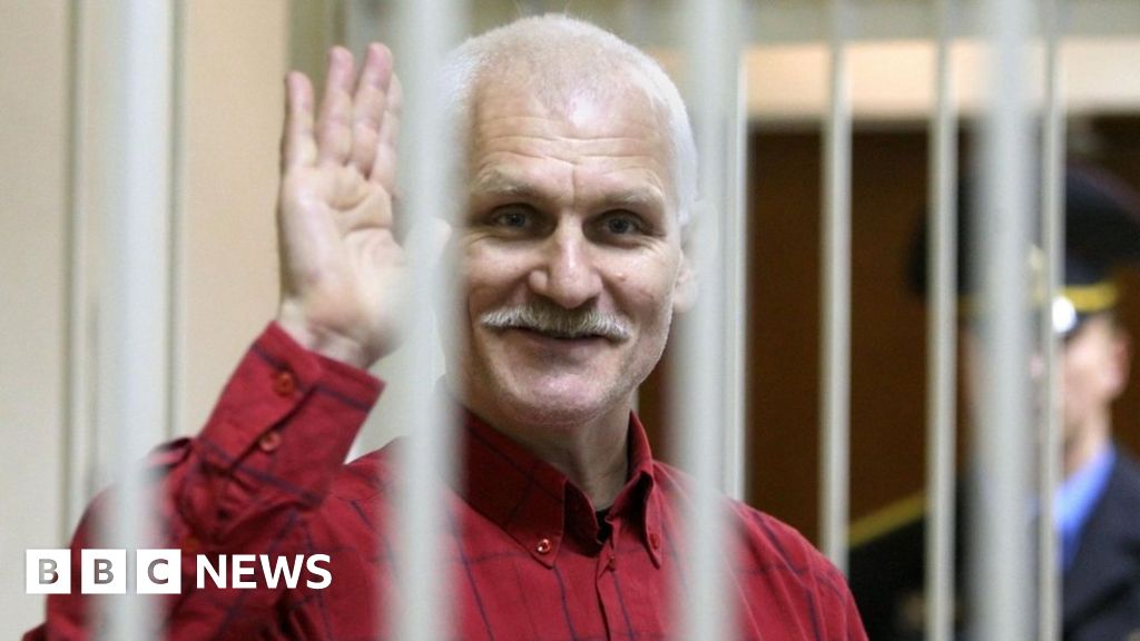 إلس بيالياتسكي: ناشط حائز على جائزة نوبل حكم عليه بالسجن لمدة 10 سنوات
