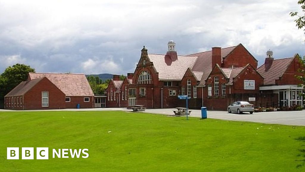 first-welsh-primary-school-opens-in-welshpool-after-shake-up-bbc-news