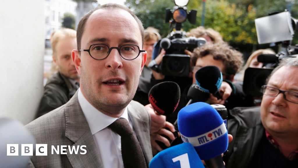 Белгийският министър на правосъдието се яви пред парламента, след като