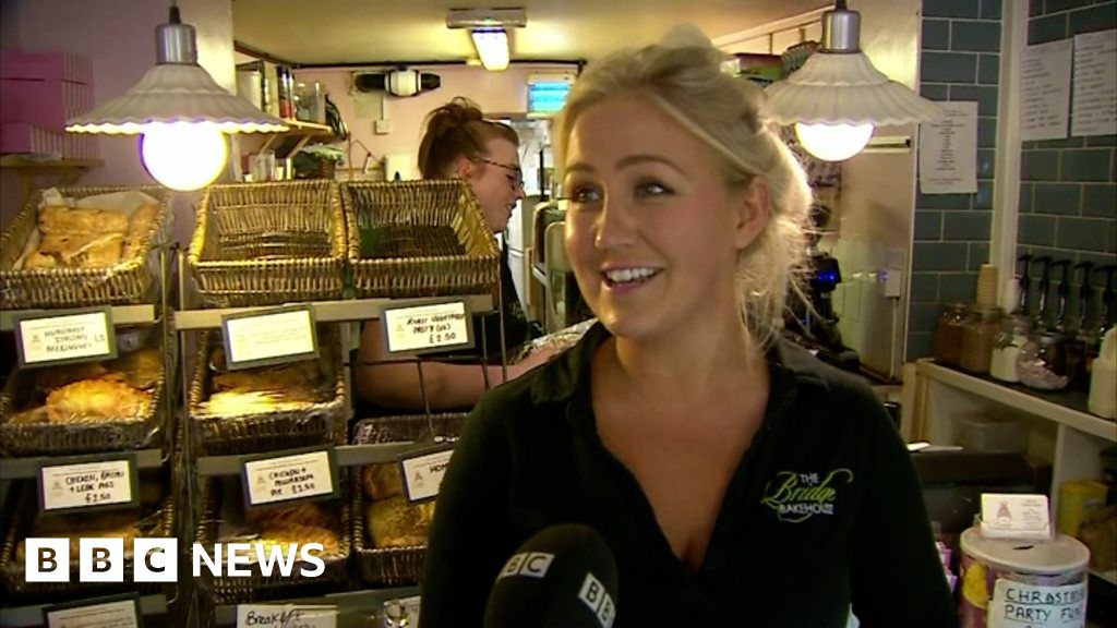 Whaley Bridge bakers 'It's been emotional, everyone's crying' BBC News