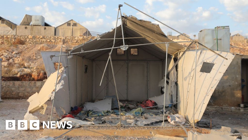 Syria war: White Helmets accuse Russia over deadly strikes on camps