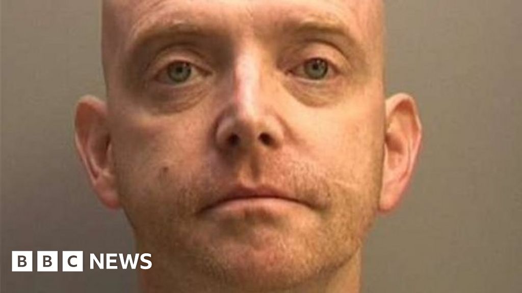 Stamford steak knife attack publican Sean Mitchell jailed BBC News