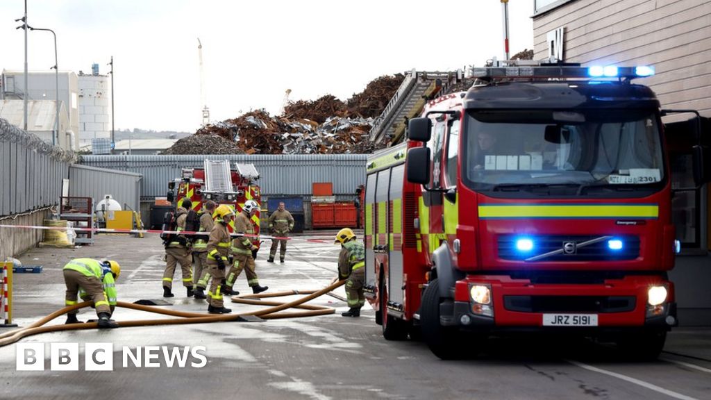 Belfast: Devenish Nutrition fire operation continues - BBC News