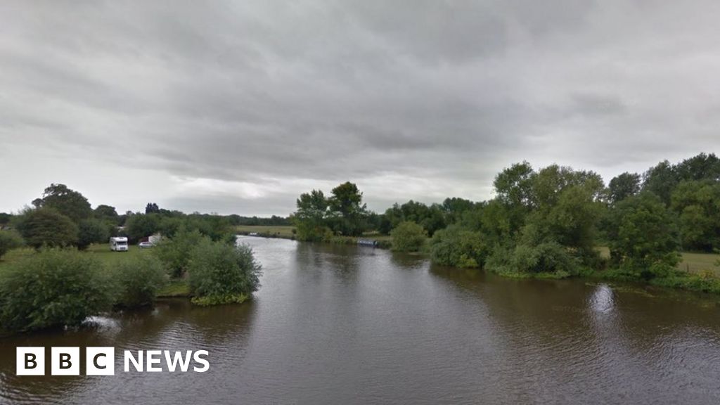 Man's Body Found In River Thames At Long Wittenham - BBC News