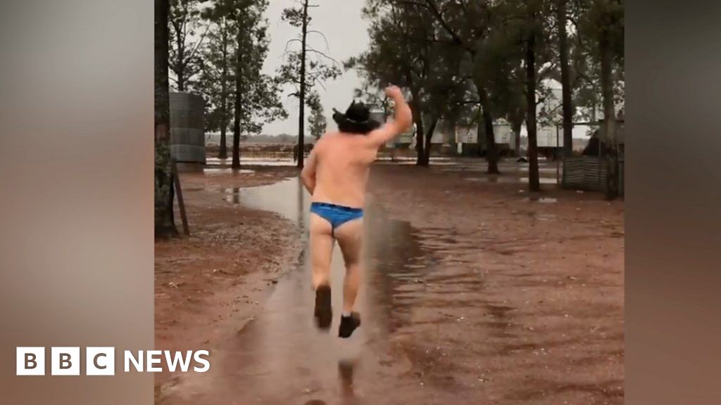 Australian drought: Farmers and families rejoice in the rain thumbnail