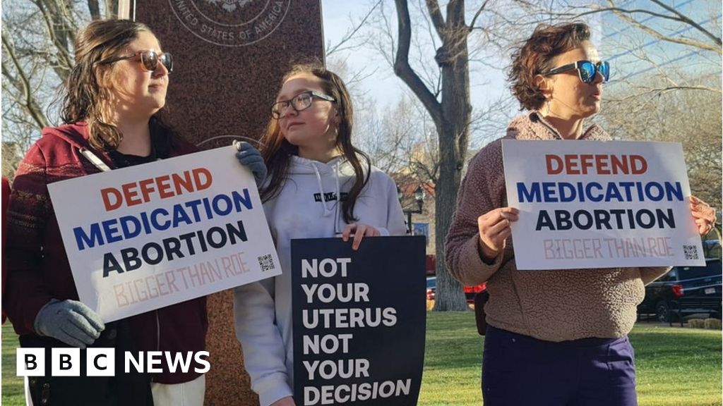 Mifepristone: US judge halts approval for abortion pill
