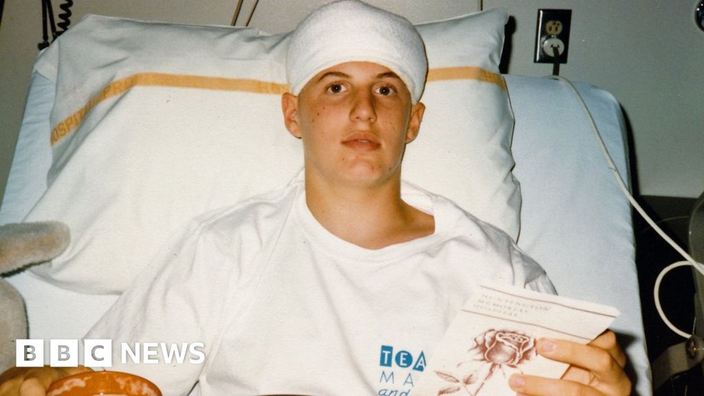 The dying teenager who wanted world peace (and love) - BBC News