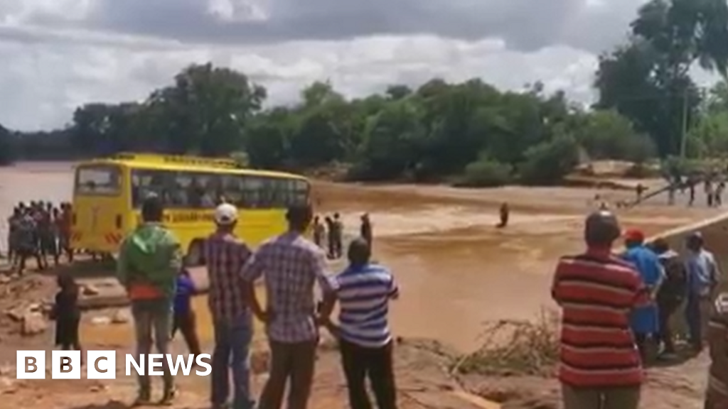Twenty drown after bus plunges in Kenyan river