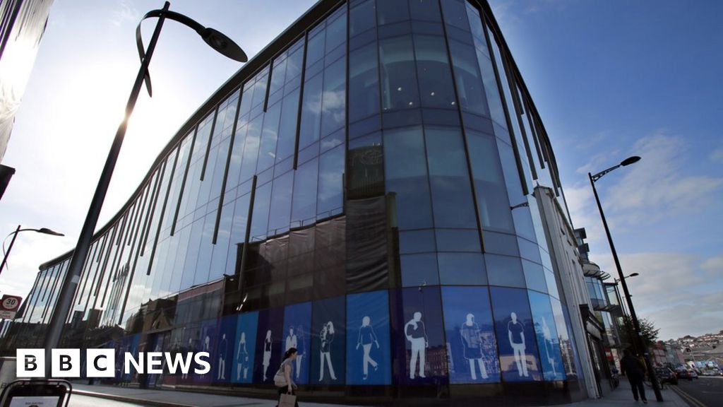 EU court hears appeal over Irish Apple court case