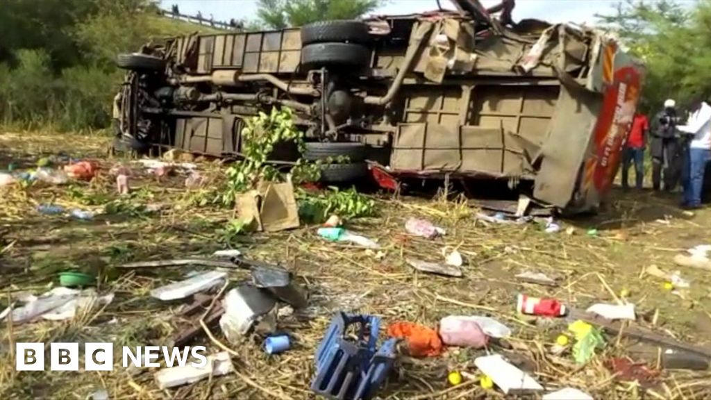 Kenya bus crash kills 50