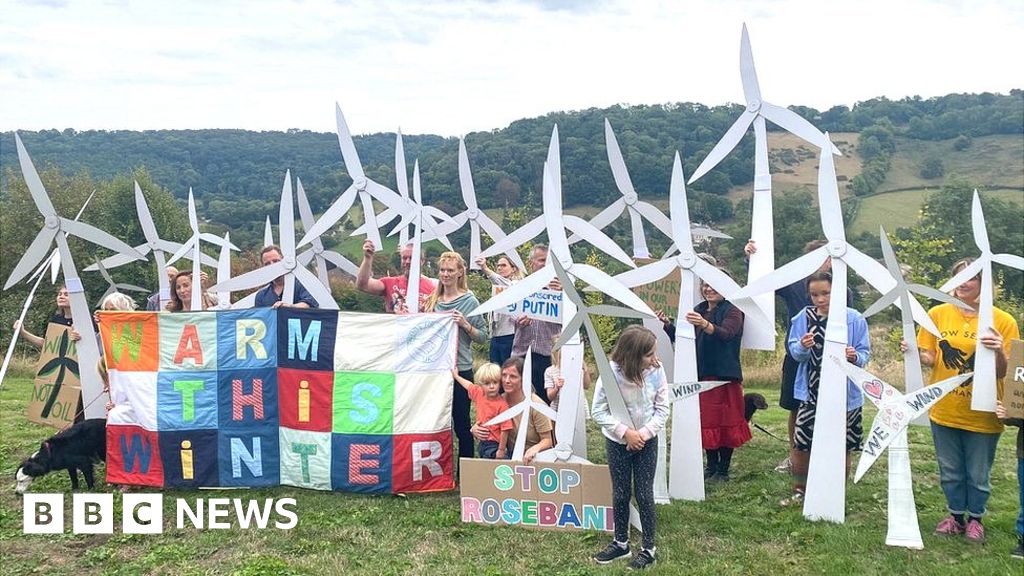 Fracking: Jacob Rees-Mogg faces protests in Somerset - BBC News
