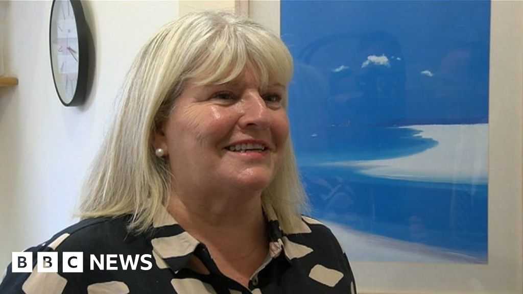 Bristol group raises awareness of menopausal symptoms at work - BBC News