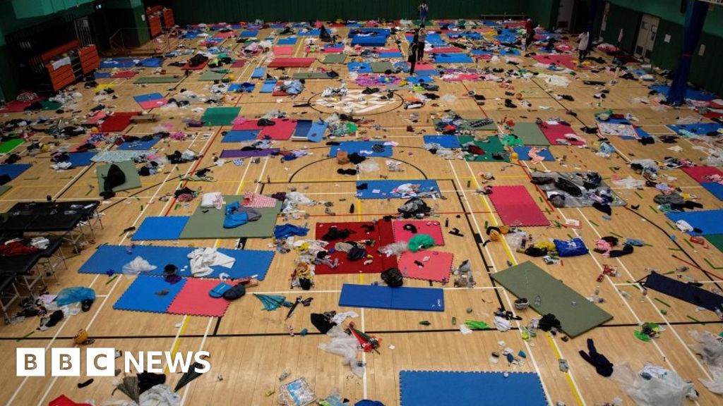 Hong Kong Polytechnic University: Images from inside as siege nears end