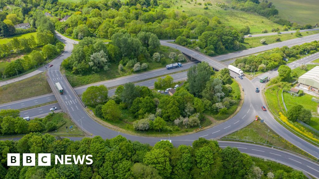 Roadworks begin on M4 junction near Swindon