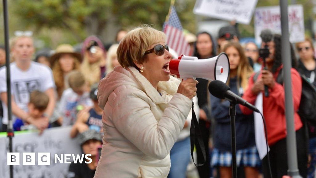 Back to school triggers US fury over masks for students