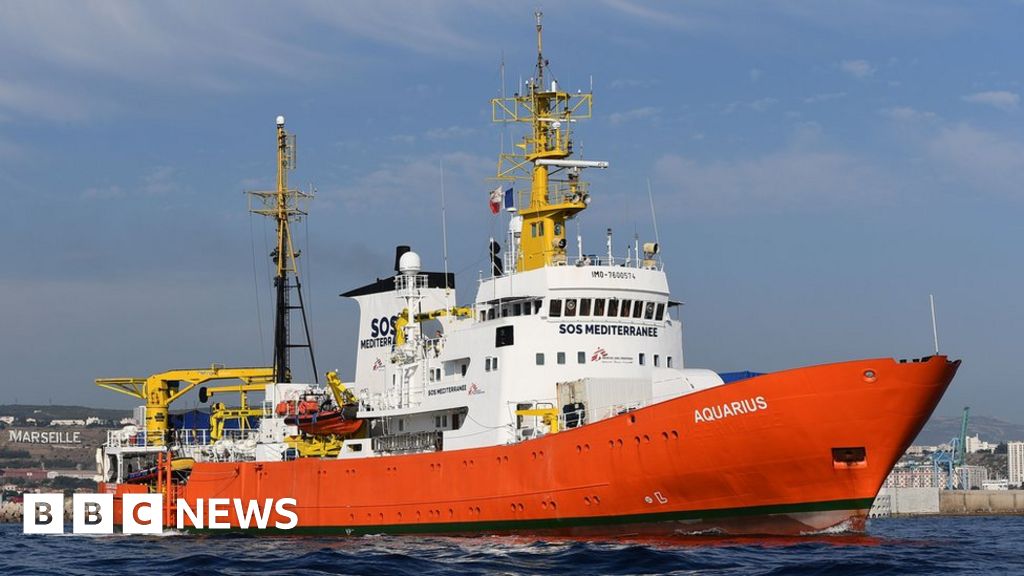 Rescue ship Aquarius ends migrant missions