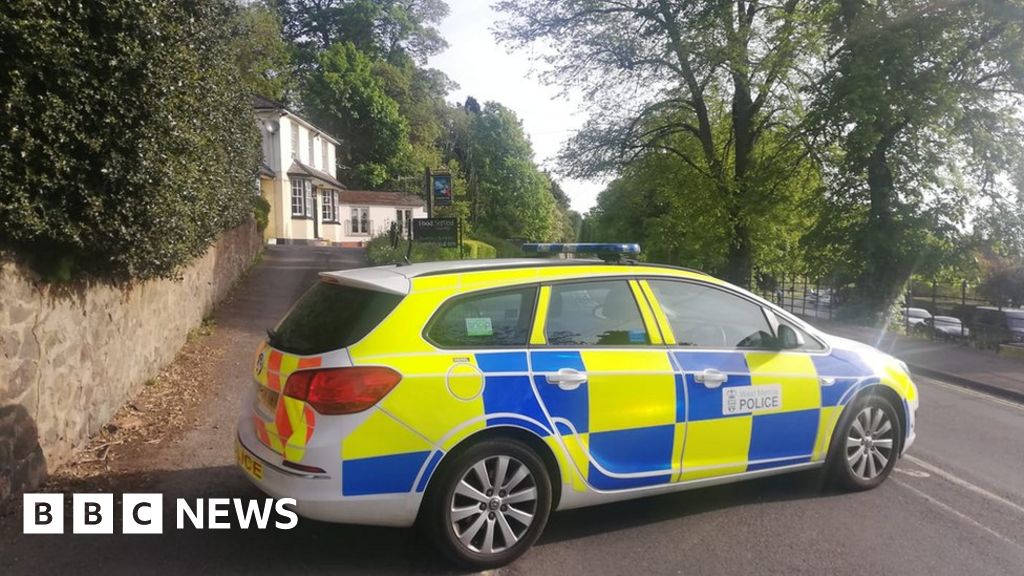 Motorist sought after fleeing Malvern crash scene BBC News