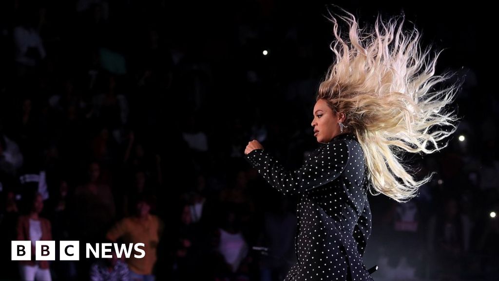 After Beyonce - the most liked Instagram posts ever - BBC News