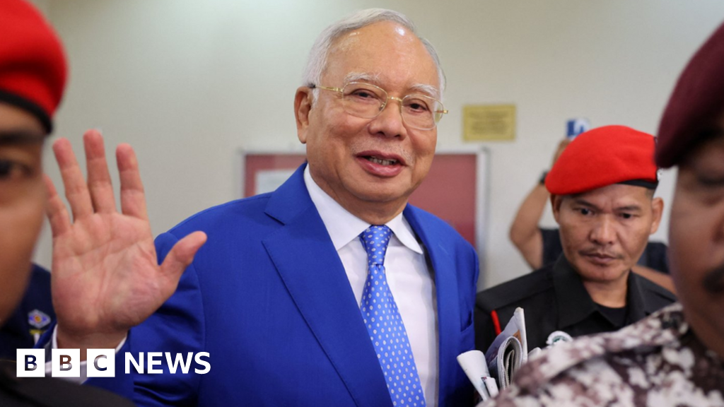Malaysia Halves Ex PM Najib Razak s Jail Term Over 1MDB Scandal
