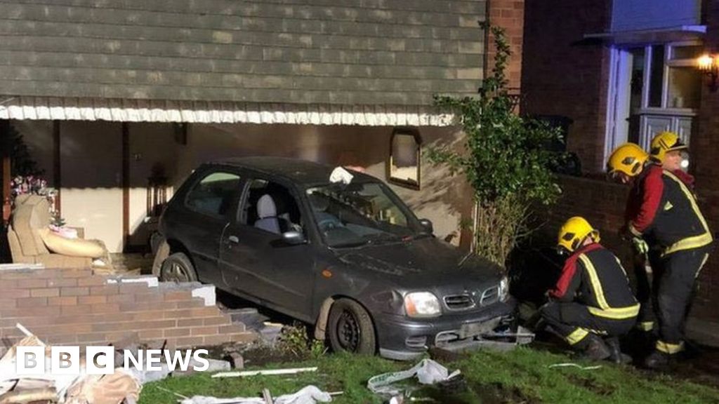 Dudley car crash disorder left five people injured BBC News