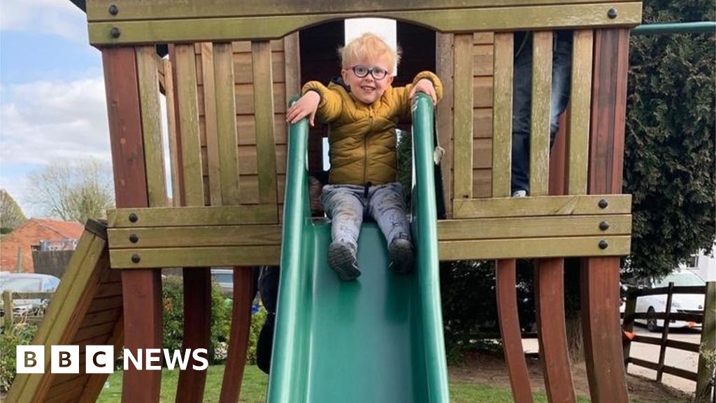 Larsen Roberts: 'Slideathon' in memory of boy with brain tumour