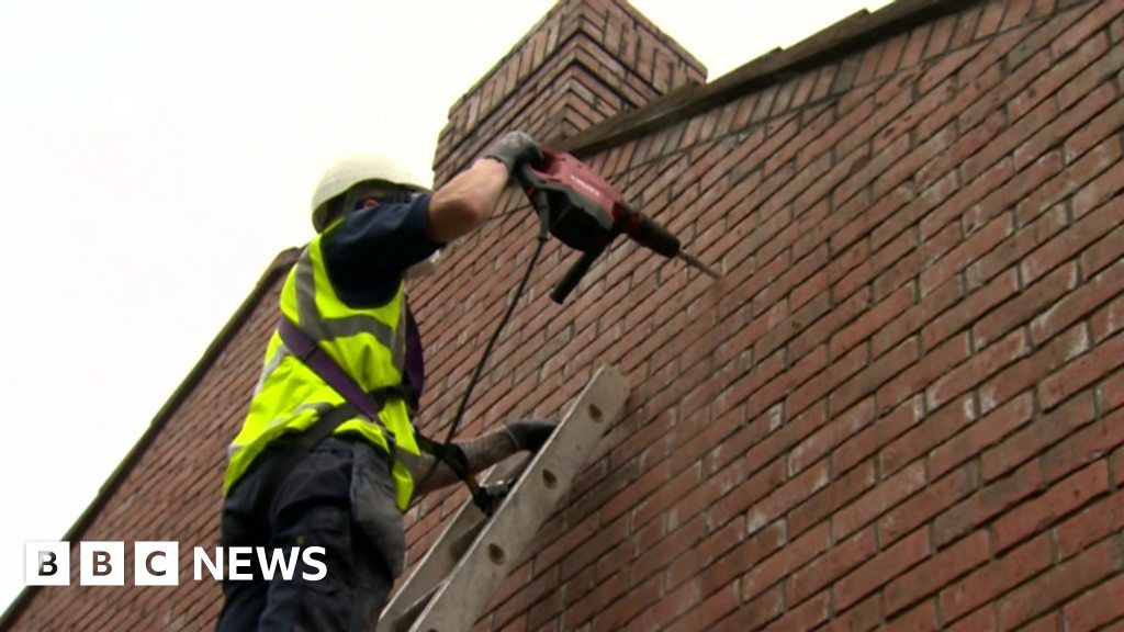 What help is available to make homes in NI better at retaining heat