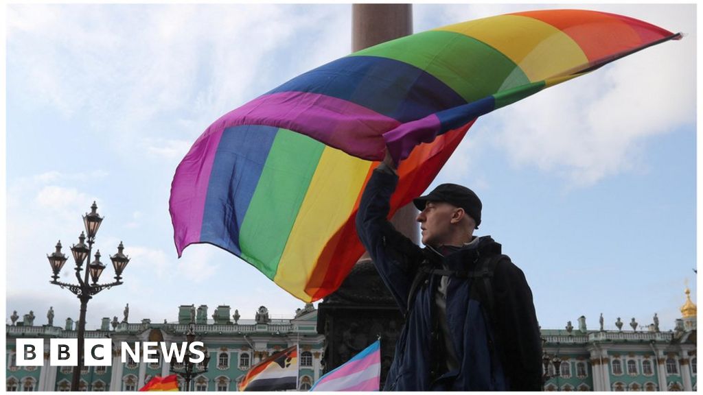 Двама арестувани по първия в Русия случай на ЛГБТК+ екстремизъм