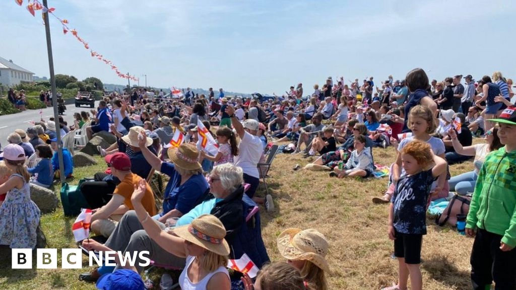 Liberation Day Guernsey celebrates 77th anniversary BBC News