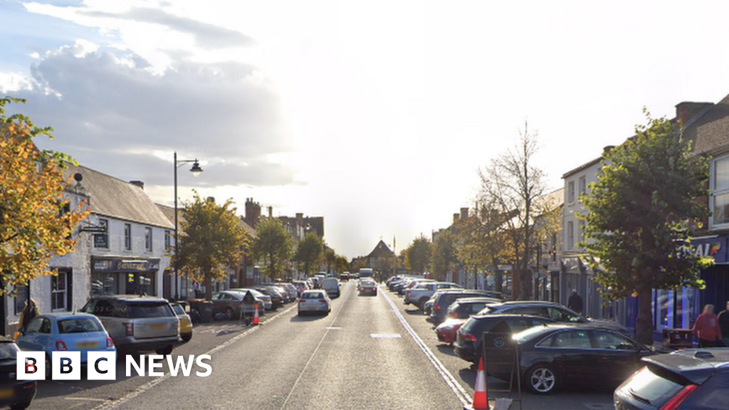 Royal Wootton Basset Man dies after collision with lorry BBC News